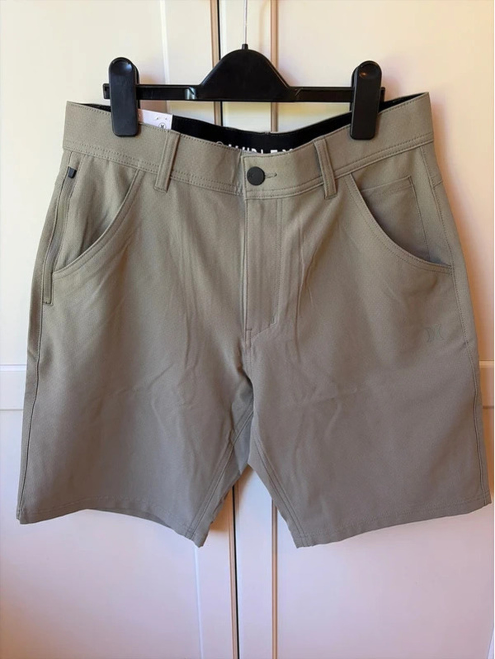 NWT Hurley Trek Hybrid Shorts Men’s 30 Khaki 20” Outseam